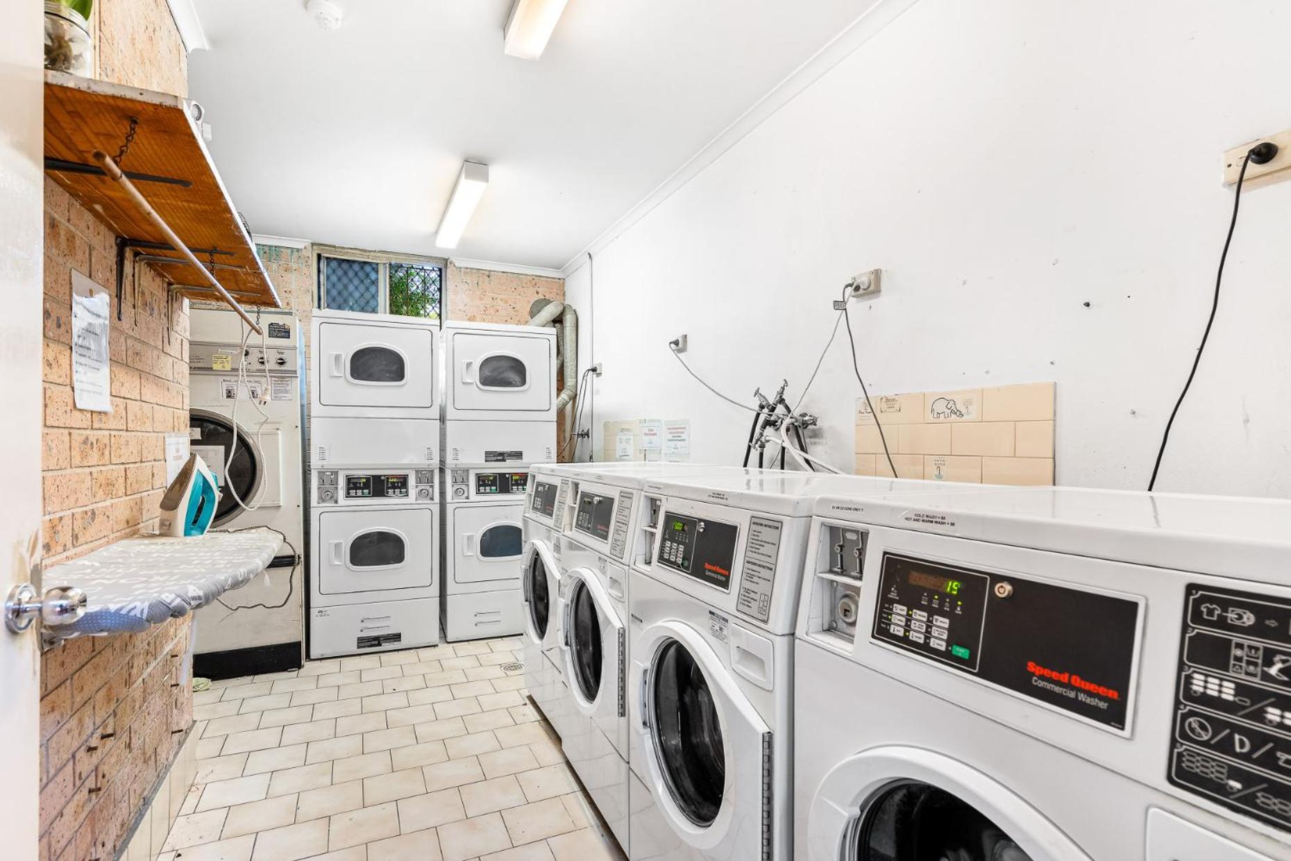 Хостел Newtown Backpackers Сидней Экстерьер фото